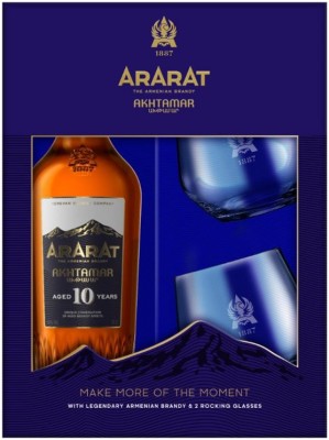 Набір бренді ARARAT Ахтамар 10 років витримки 0.7 л 40% + 2 келихи