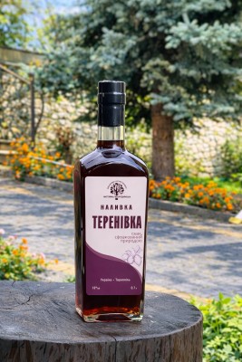 Теренівка “Настоянка Підгороднянська” наливка ягідна 18% 0.7 л