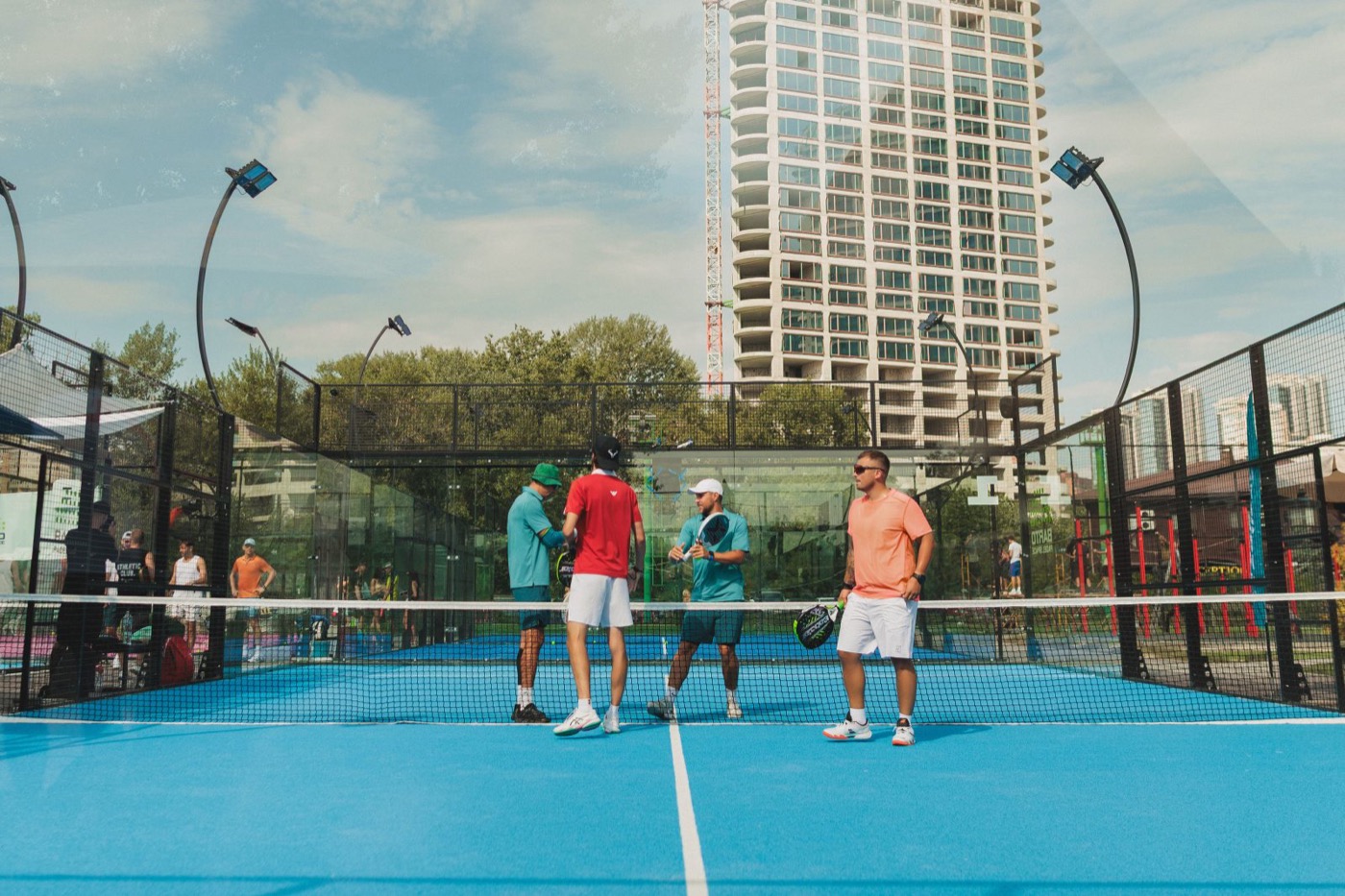 Падел-корти Barto Padel Space на Набережній Перемоги